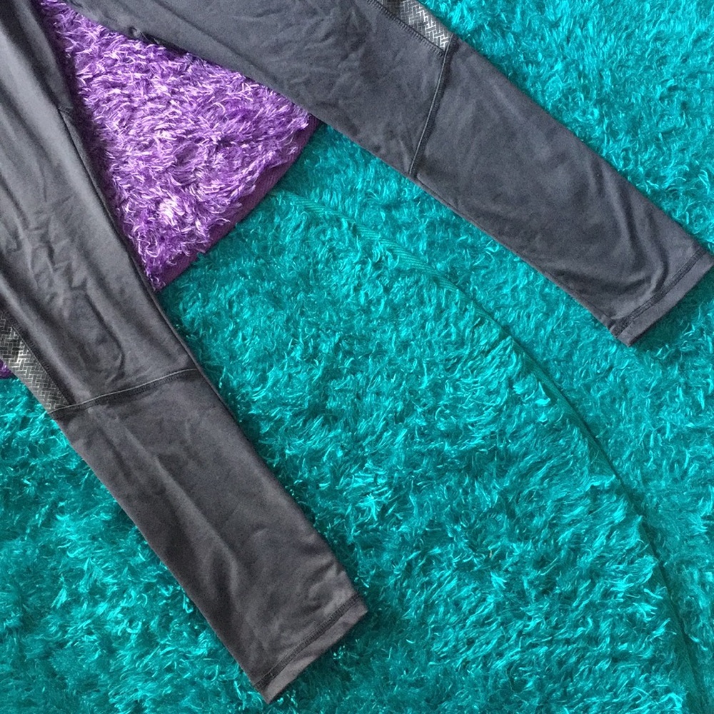 Grey and silver leggings - Picture 3 of 7